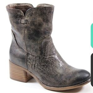 Diba True West Haven Boot. Size 10. Charcoal Vintage Color.